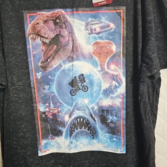 Universal Studios Unisex XL Black Tee Shirt Jaws ET Jurassic Park Back To Future - Picture 2 of 9